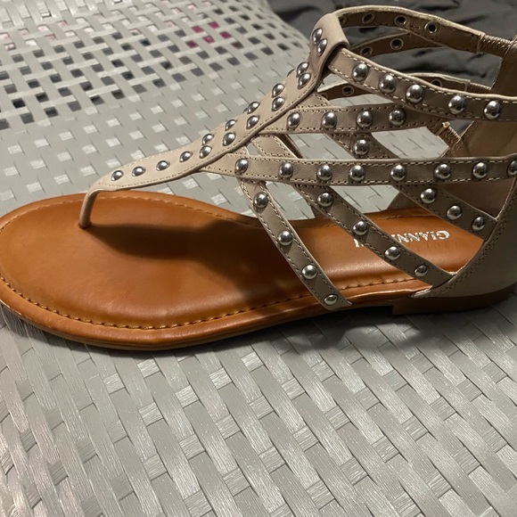 Sandals - Picture 4 of 5